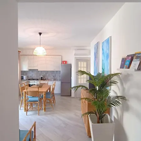 Apartment - Elegance By The Sea *